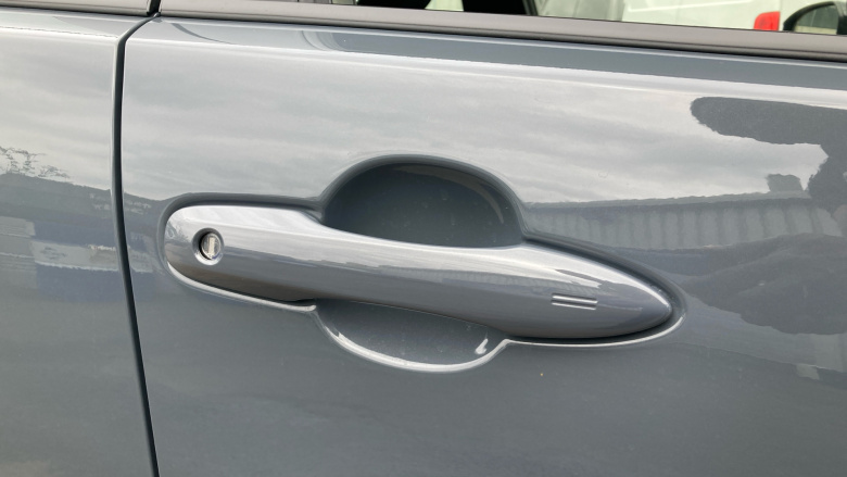 Toyota Prius 2.0 PHEV Design 5dr CVT Hatchback